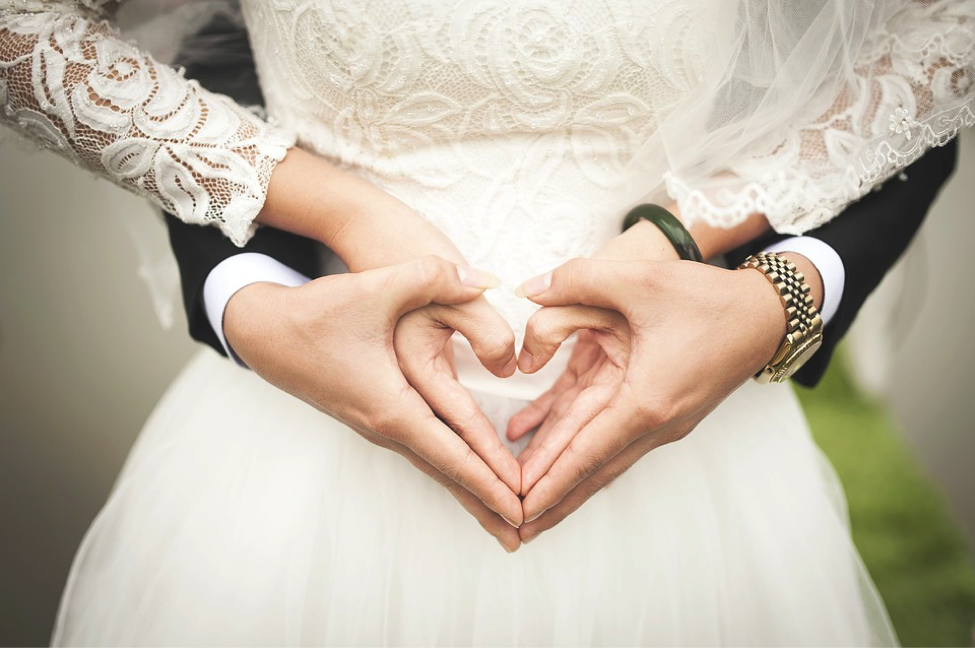 The Pros And Cons Of Getting Married