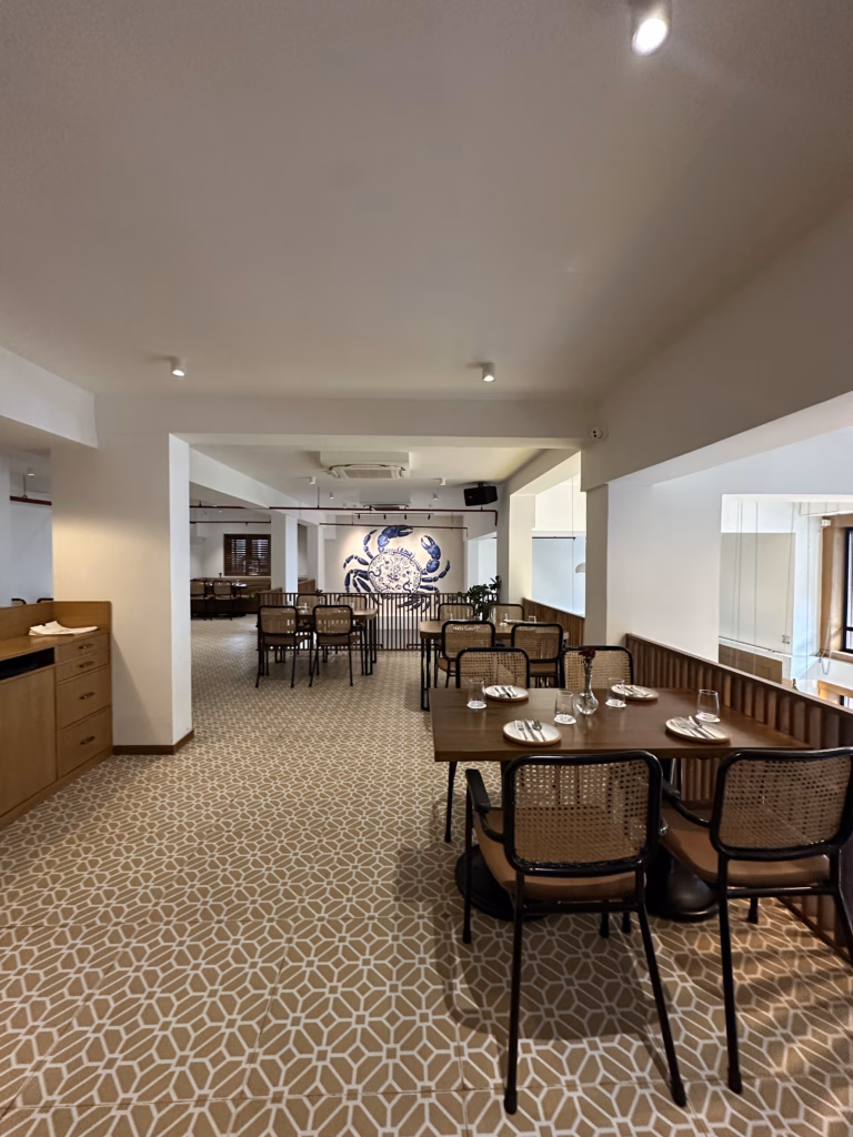 Oito Goa Seating
